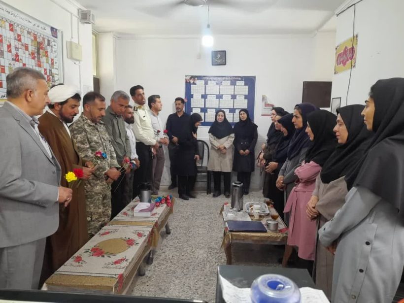 به مناسبت روز معلم صورت پذیرفت؛ حضور مسئولان شهر قره‌بلاغ در کلیه‌ی مدارس این شهر و تجلیل از معلمین