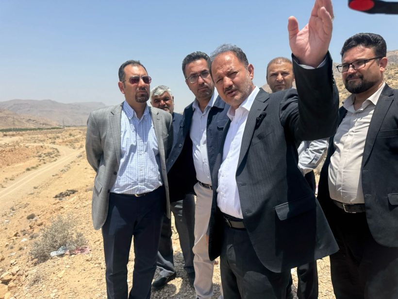 بازدید مدیرکل راه و شهرسازی فارس به همراه نماینده‌ی محترم شهرستان فسا از گردنه‌ی داراکویه