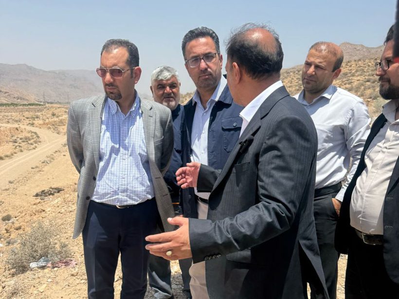بازدید مدیرکل راه و شهرسازی فارس به همراه نماینده‌ی محترم شهرستان فسا از گردنه‌ی داراکویه