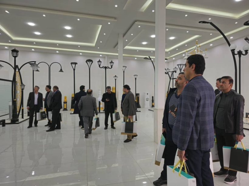 برگزاری جلسه و بازدید از شرکت‌های صنعتی و تولیدی در سفر آموزشی، زیارتی شهرداران استان فارس به مشهد مقدس